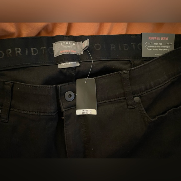 Torrid Premium Stretch Bombshell Skinny Black Jeans - Picture 2 of 5